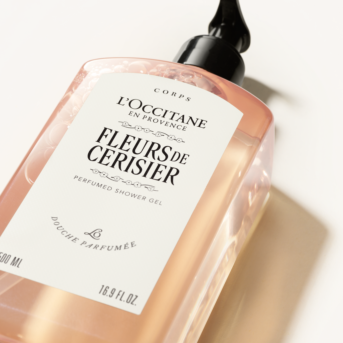 Fleurs de Cerisier perfumed shower gel
