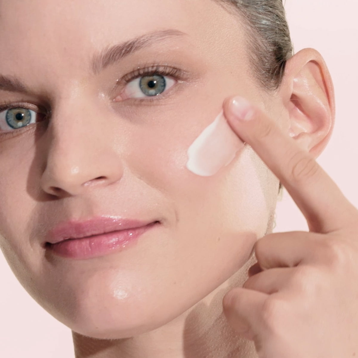 Reine des Prés Bogata krema za blistavu kožu